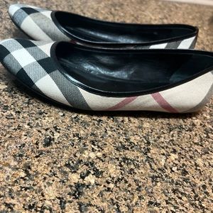 Women Burberry flats